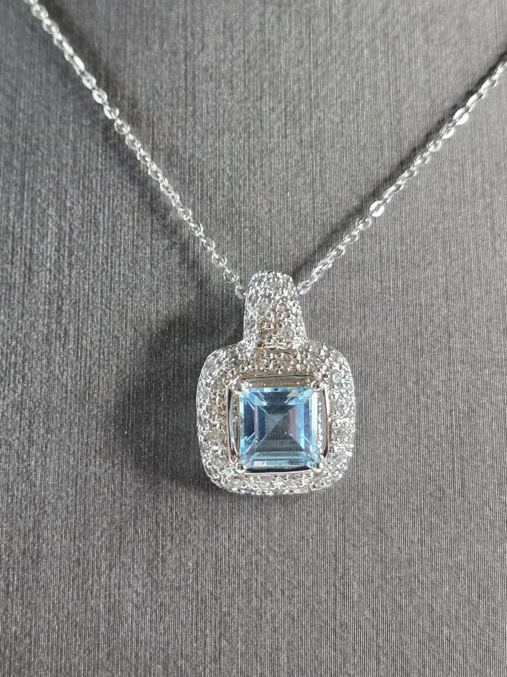Womens Vintage Estate Sterling Silver Topaz Pendant Necklace 5.2g E5769